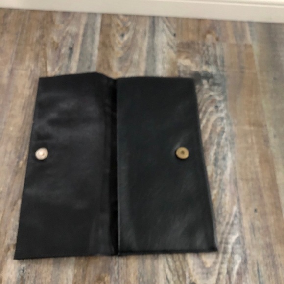 Beautiful clutch - Picture 4 of 5